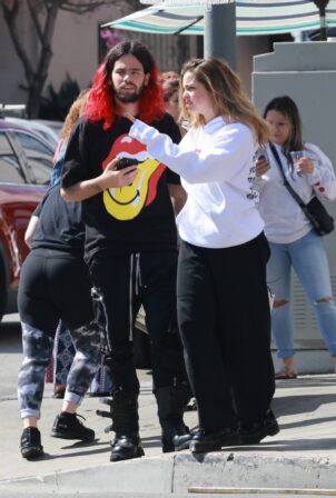 Addison Rae - With her new beau Omer Fedi step out for lunch in Los Angeles