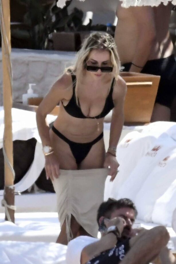 Agueda López - In a black bikini on vacation in Mykonos