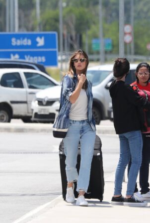 Alessandra Ambrosio - Arrives with her kids in Florianopolis