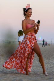Alessandra Ambrosio at the beach in Santa Monica with family and friends