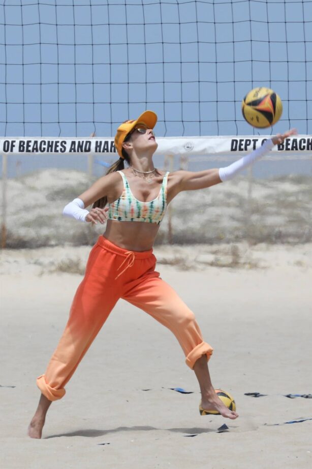 Index of /wp-content/uploads/photos/alessandra-ambrosio/attends-a-beach ...