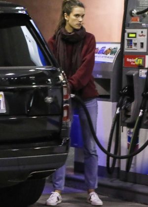 Alessandra Ambrosio - Fills the tank of her Range Rover in Brentwood