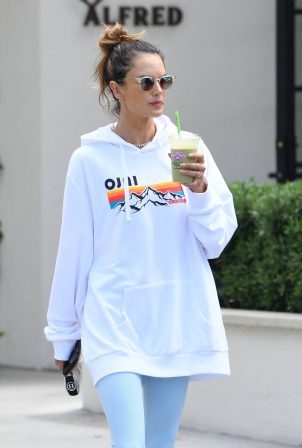 Alessandra Ambrosio - Leaves a Pilates class after hanging out with her friends in Malibu
