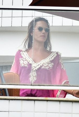 Alessandra Ambrosio - Lunch with her family on Christmas in Florianópolis