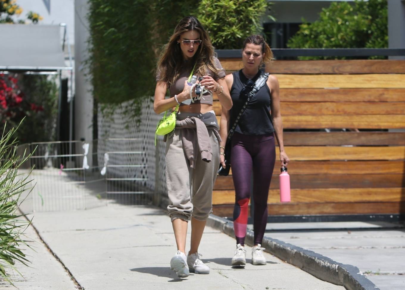 Alessandra Ambrosio 2022 : Alessandra Ambrosio – Seen after a pilates class in West Hollywood-09