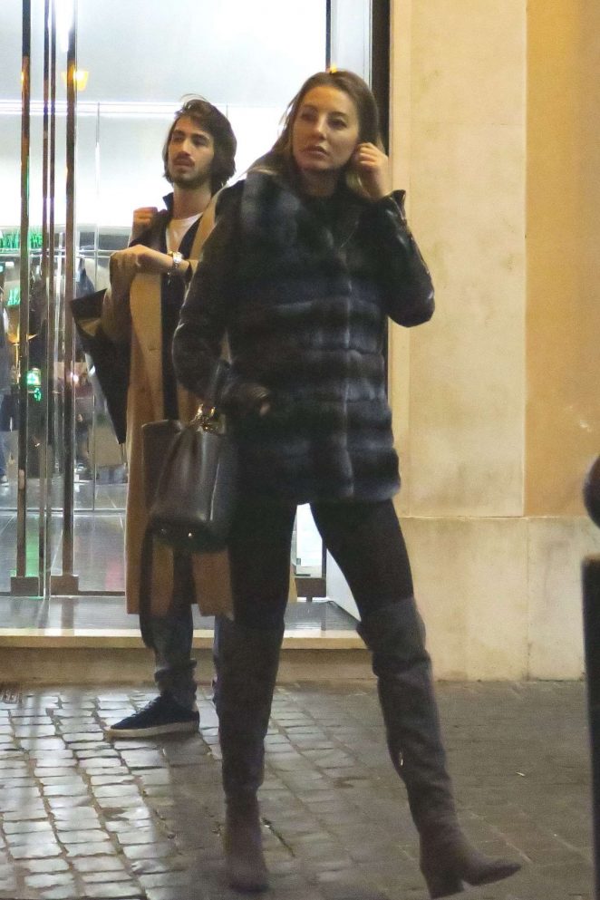 Alessia Tedeschi Shopping in Rome