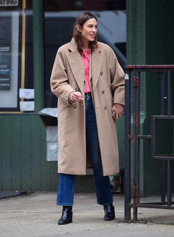 Alexa Chung - Getting brunch at The Smile in Soho