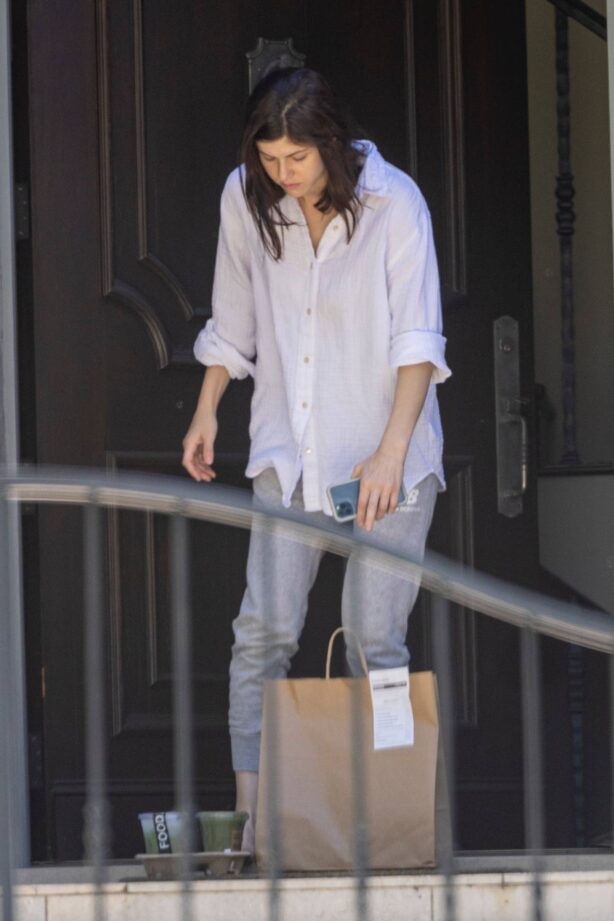 Alexandra Daddario - Gets food delivered to her L.A. home