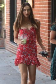 Alexis Ren - Seen with a friend at Alfred's Coffee on Melrose Place in West Hollywood