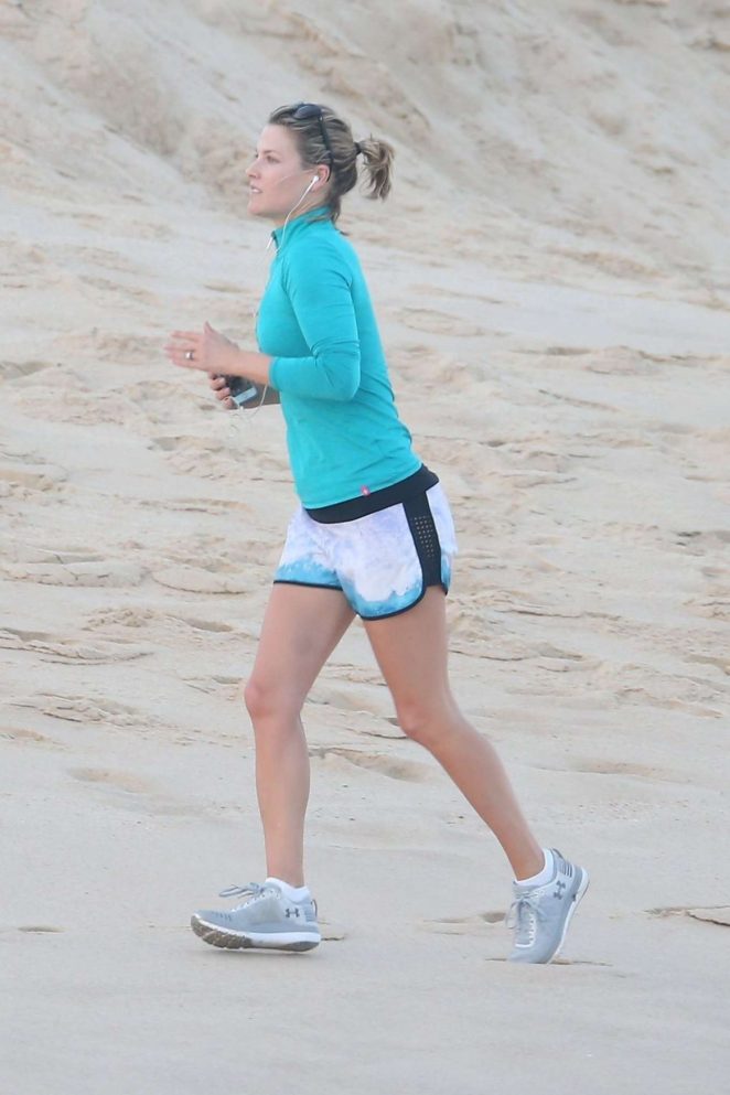 Ali Larter in Shorts - Jogging on the Beach in Mexico