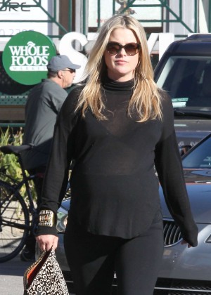 Pregnant Ali Larter - Leaving Whole Foods in West Hollywood