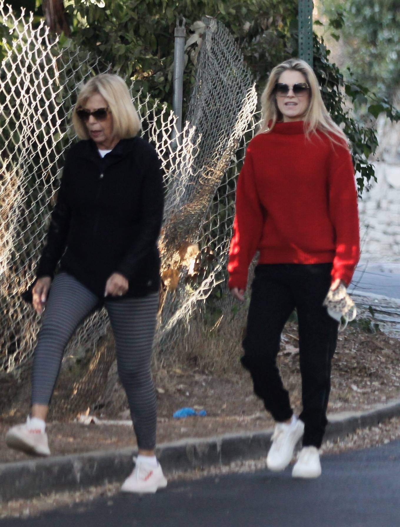 Ali Larter – Seen with her mother in Santa Monica