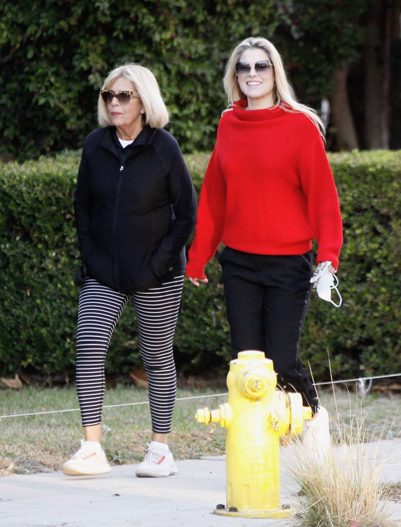 Ali Larter – Seen with her mother in Santa Monica