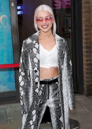 Alice Charter - Arrives for her live performance at WAH Nails in London