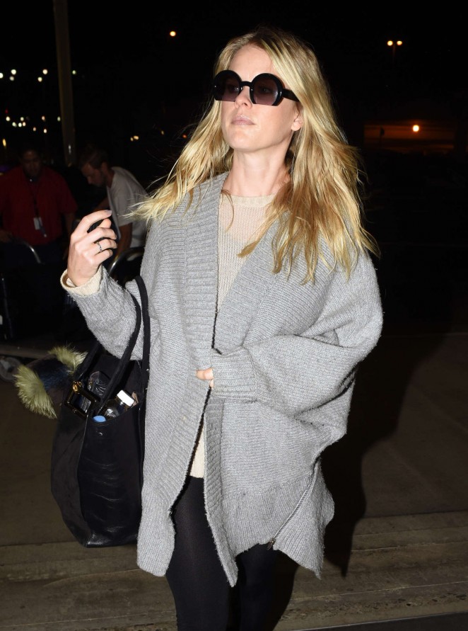 Alice Eve - LAX Airport in Los Angeles