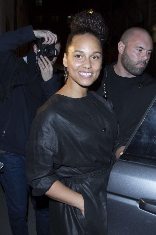 Alicia Keys Leaving the Isabelle Marrant Show in Paris