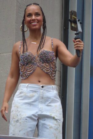 Alicia Keys - Rooftop photo shoot in New York
