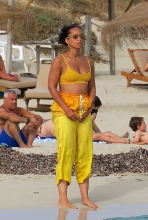 Alicia Keys - Spotted during her summer holiday in Formentera