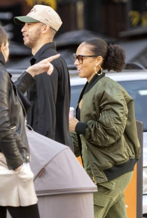 Alicia Keys - Steps out in New York