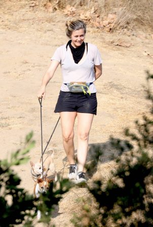 Alicia Silverstone - Hike with her dogs and a friend in Los Angeles