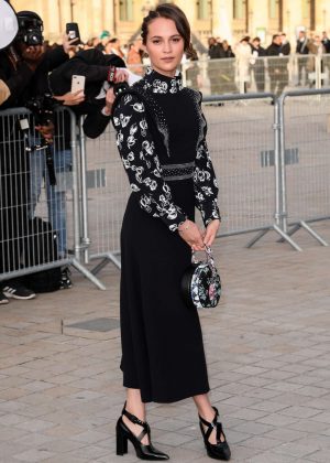 Alicia Vikander - Louis Vuitton Fashion Show in Paris