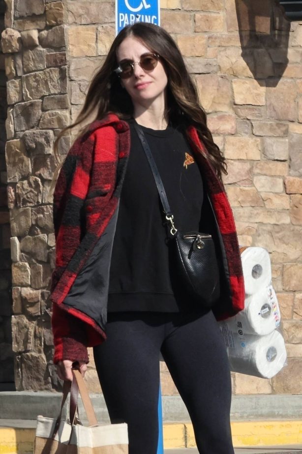 Alison Brie - Out in Los Angeles