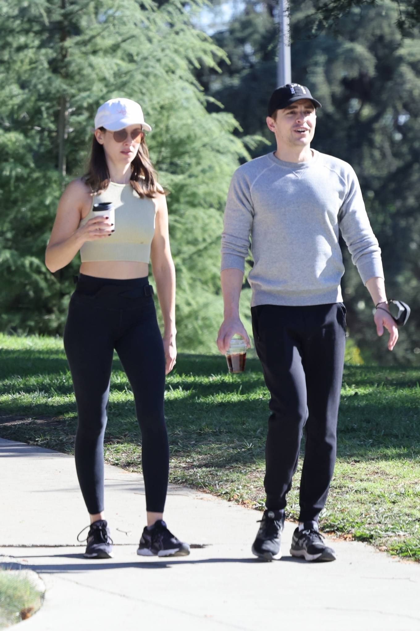 Alison Brie 2021 : Alison Brie – With Dave Franco in athleisure out in Los Angeles-03