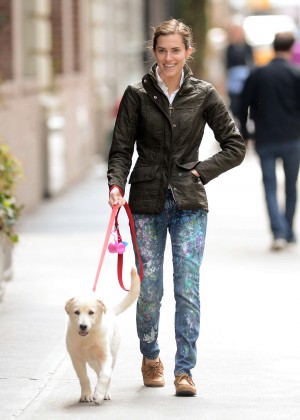 Allison Williams - Walking her dog in NYC
