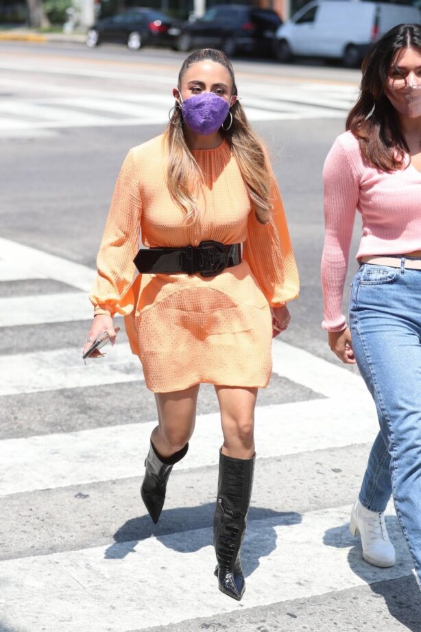 Ally Brooke - Out for a coffee with a friend at Starbucks in West Hollywood