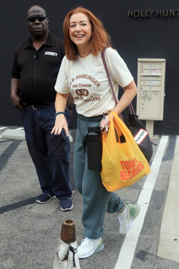 Alyson Hannigan - Leaves the dance studio in Hollywood