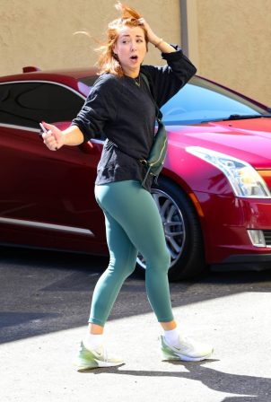 Alyson Hannigan - Leaving 'DWTS' practice in Hollywood