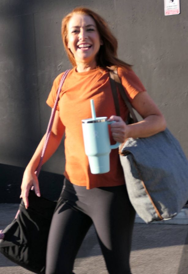 Alyson Hannigan - Seen leaving DWTS rehearsals in Los Angeles