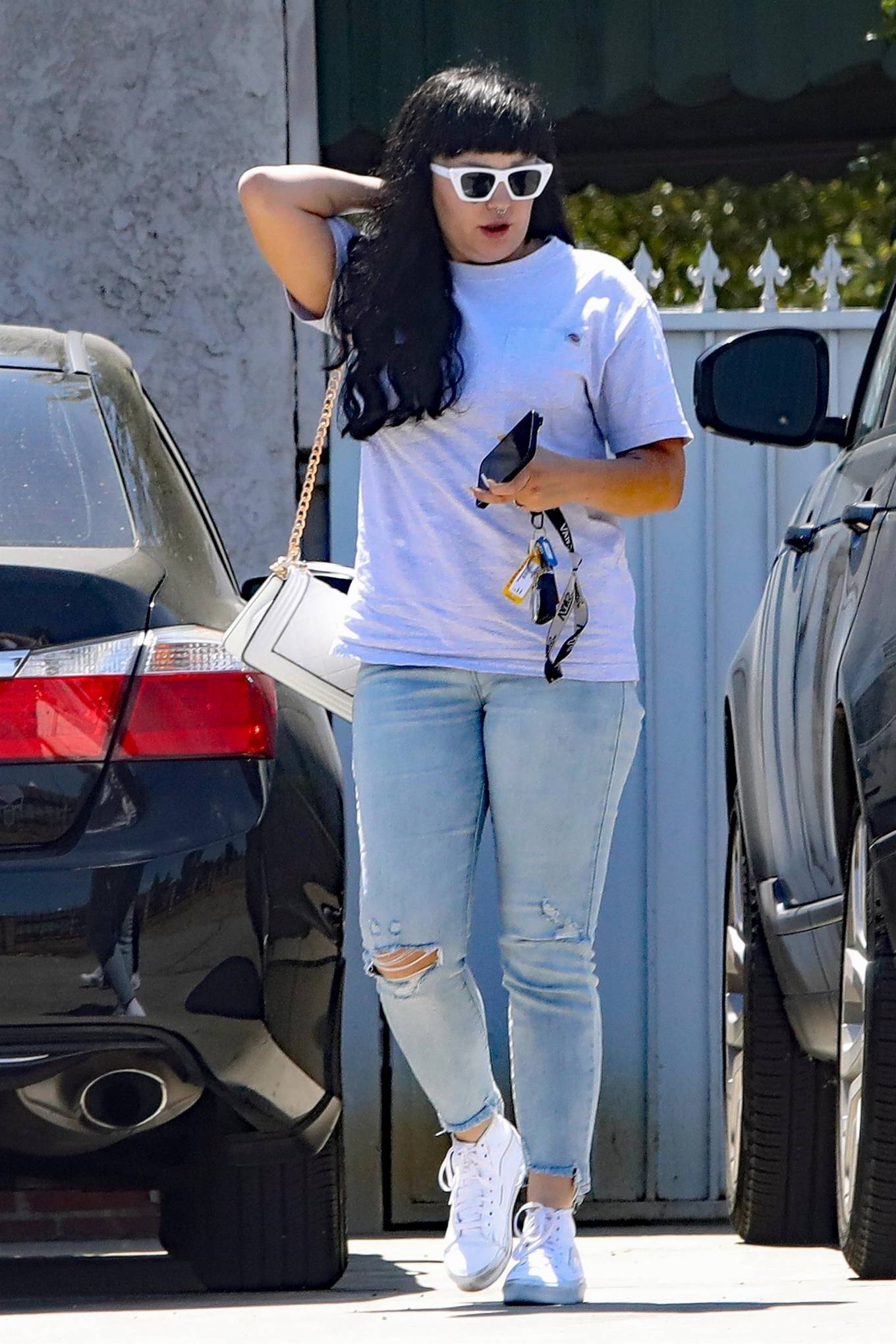 Amanda Bynes 2022 : Amanda Bynes – Seen at Jack in The Box drive-thru and an Urgent Cafe in Los Angeles-04