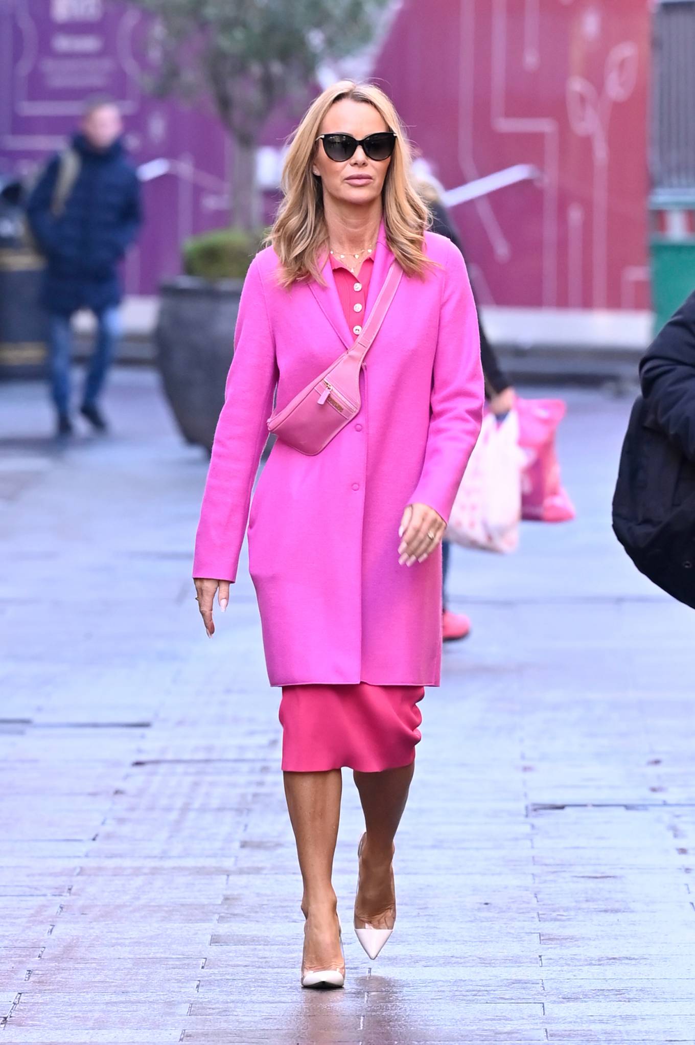 Amanda Holden 2022 : Amanda Holden – Interviewing members of the public at Global Radio in London-18