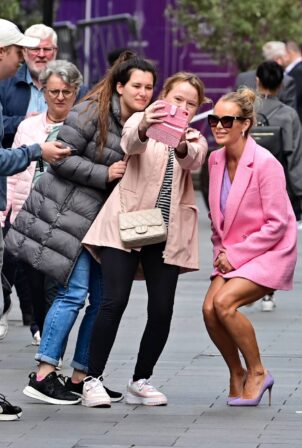 Amanda Holden - With fans as she leaves global Radio in London