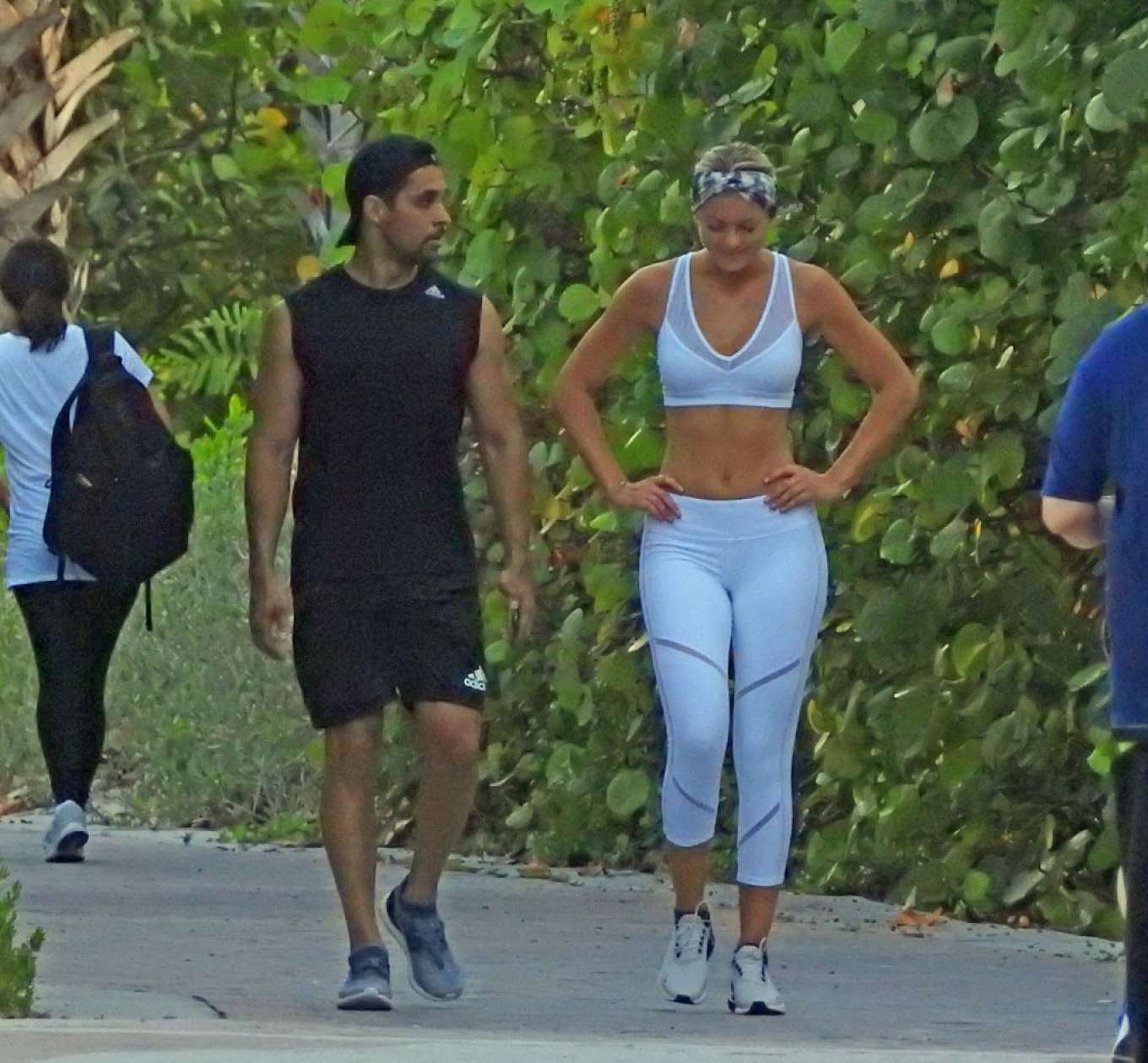 Amanda Pacheco And Wilmer Valderrama Jogging On Miami Beach 10 Gotceleb