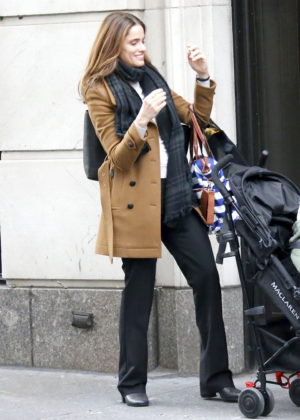 Amanda Peet - Filming 'The Romanoffs' in New York