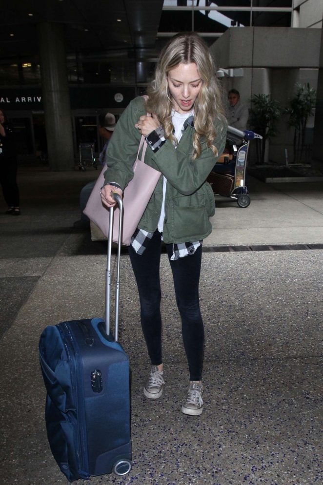 Amanda Seyfried - Arriving at LAX Airport in LA