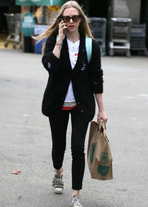 Amanda Seyfried at Whole Foods in Los Angeles