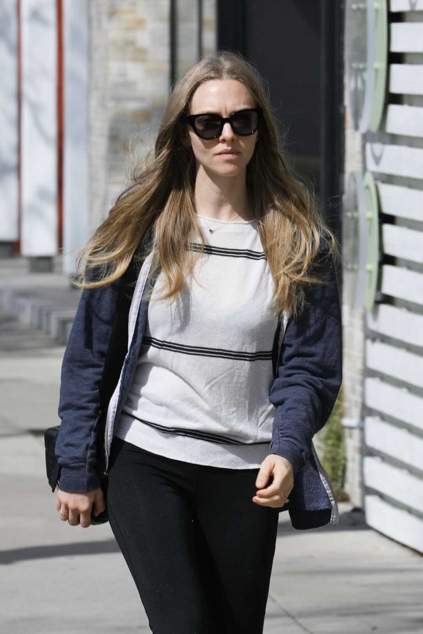 Amanda Seyfried hits up a cafe in Studio City