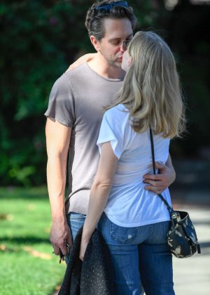 Amanda Seyfried - Kisses Fiance Thomas Sadoski in North Hollywood