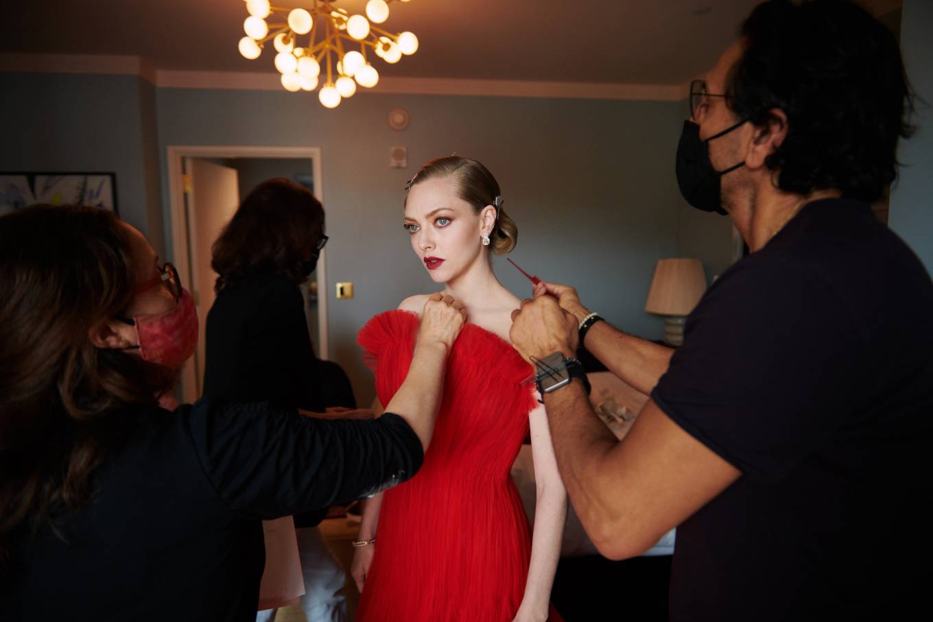 Amanda Seyfried 2021 : Amanda Seyfried – Oscars 2021 preparation for Vogue 2021-04