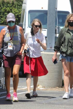Amanda Seyfried - Pictured on the set of HULU's 'The Dropout' in Los Angeles