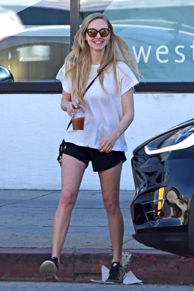 Amanda Seyfried - Shopping at West Elm Furniture in Los Angeles