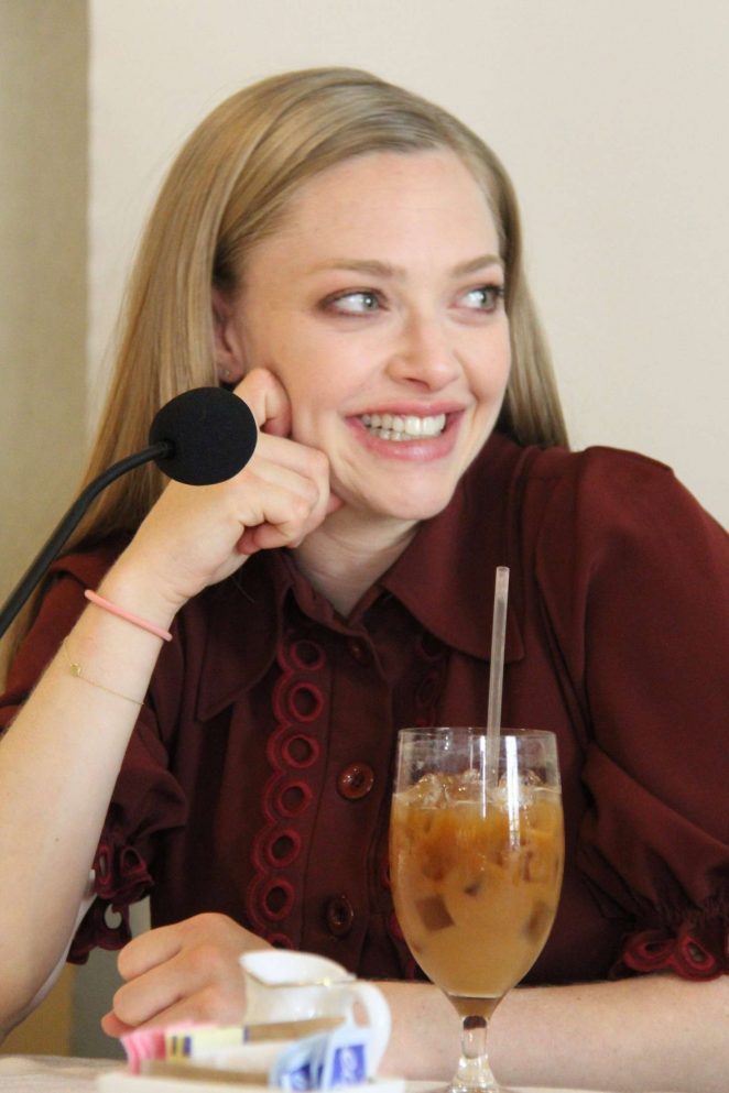 Amanda Seyfried  - 'The Losd World' Press Conference Portraits in Beverly Hills