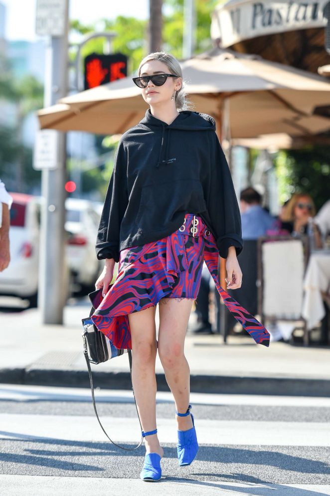 Amanda Steele - Out and about in LA