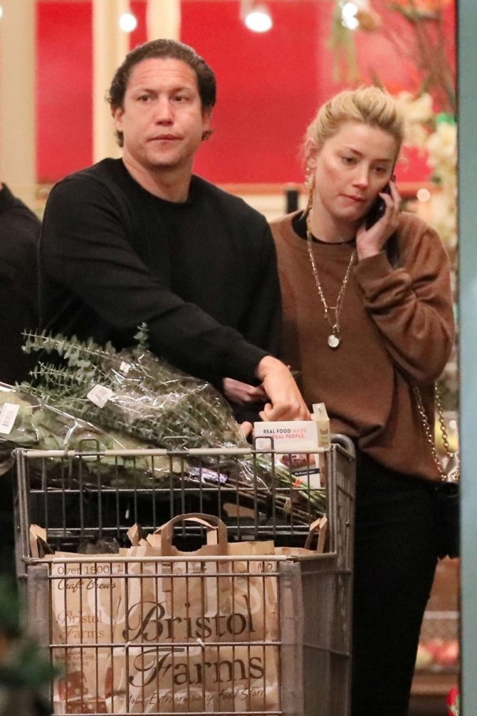 Amber Heard and boyfriend Vito Schnabel - Shopping in Los Angeles