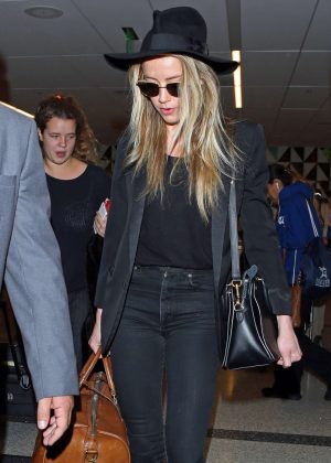 Amber Heard Arrives at LAX in Los Angeles