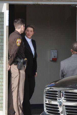 Amber Heard - Exiting court in Fairfax - Virgina