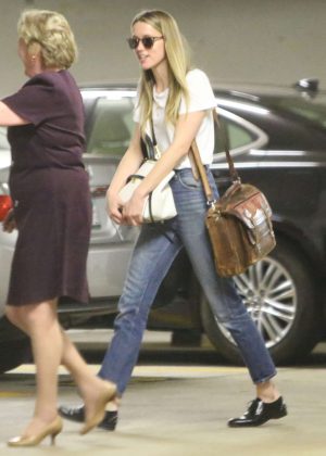 Amber Heard in jeans arriving at an office building in Los Angeles